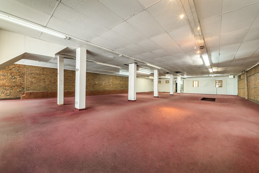 More Photos Of 3683-3691 Sainte-Catherine E, Montréal Storefront Retail Residential For Lease