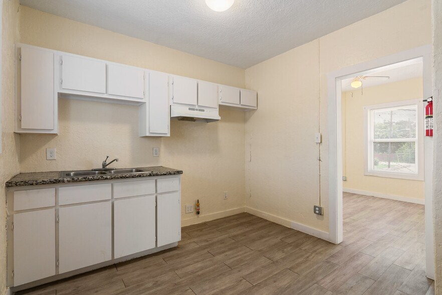 More Photos Of 8221 Brumblay St, Houston Multifamily For Sale