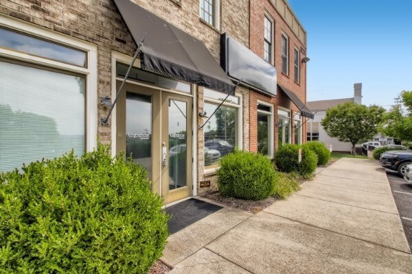 More Photos Of 1227 Lakeview Dr, Franklin Storefront Retail Office For Lease