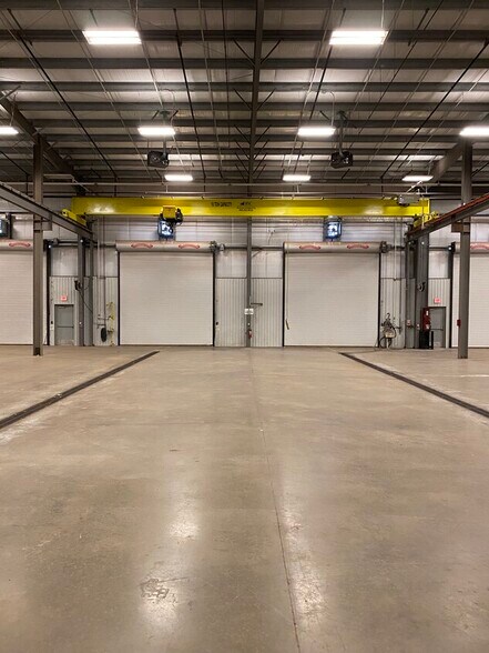 More Photos Of 220 N Sara Rd, Oklahoma City Service For Lease