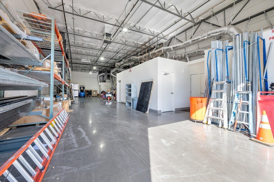 More Photos Of 2645 W Cheyenne Ave, North Las Vegas Flex For Sale