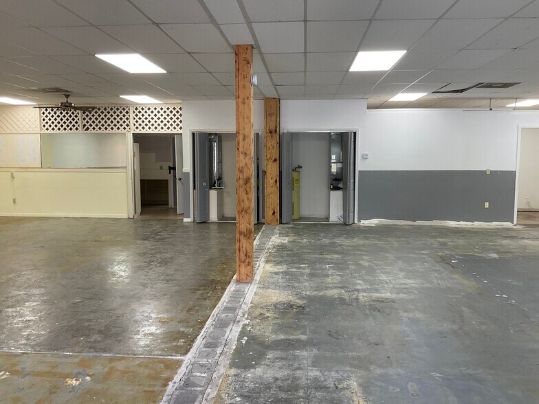 More Photos Of 16455 E Highway 40, Silver Springs Medical For Lease