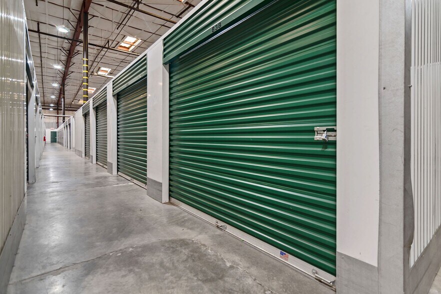 More Photos Of 9120 W Broad St, Richmond Self Storage For Sale