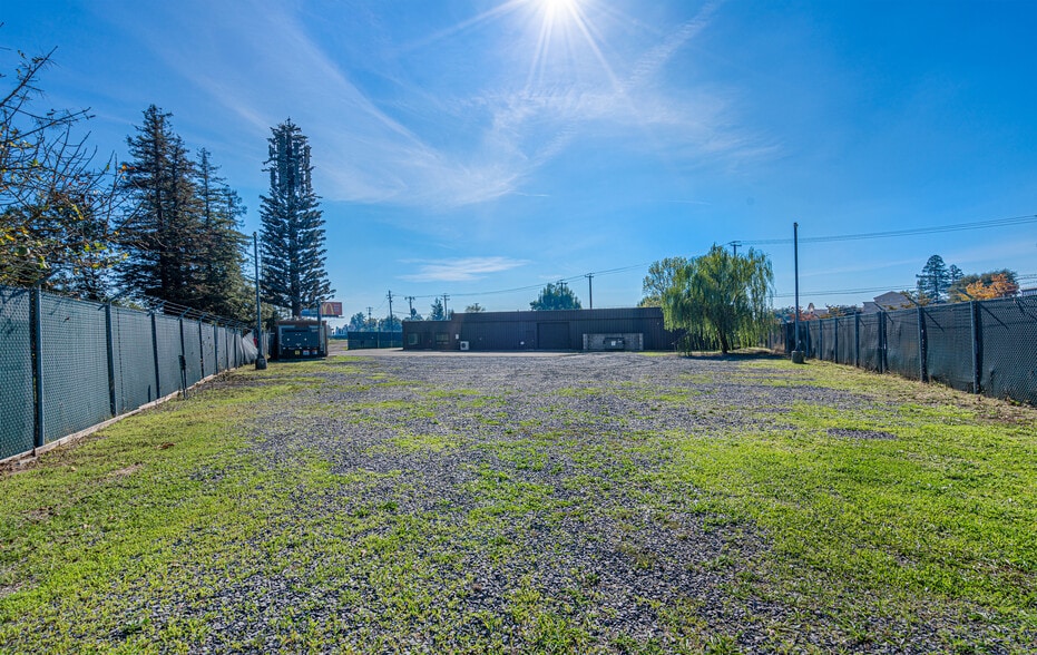 More Photos Of 10342 Old Redwood Hwy, Windsor Warehouse For Sale