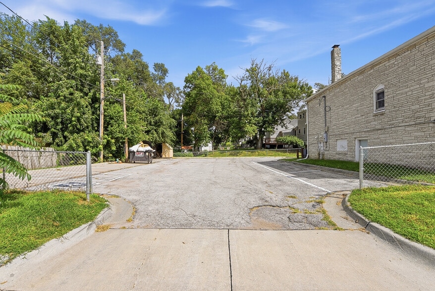 More Photos Of 4932 Ohio St, Omaha Religious Facility For Sale