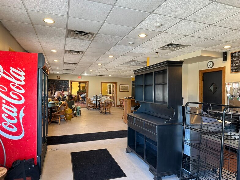 More Photos Of 194 Main St, Amesbury Restaurant For Sale