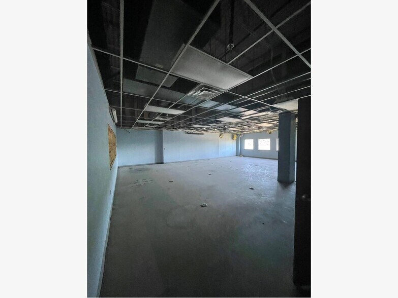 More Photos Of 901 E Main St, Warsaw Warehouse For Lease