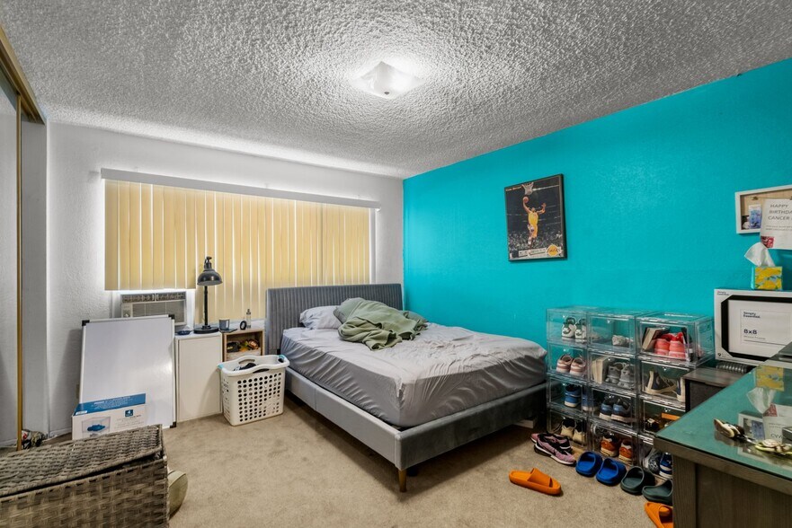 More Photos Of 7614 Mason Ave, Winnetka Multifamily For Sale