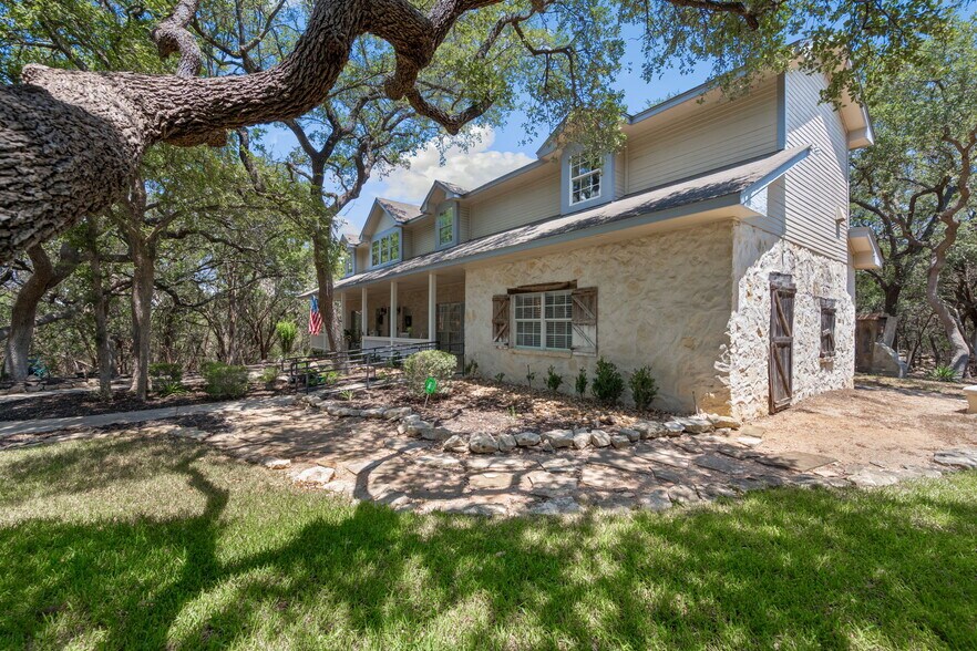 More Photos Of 17222 Classen Rd, San Antonio Loft Creative Space For Sale