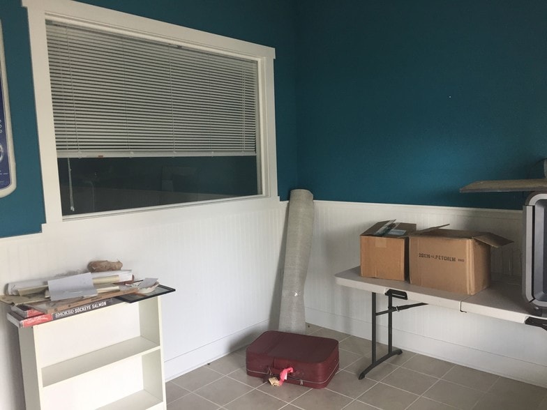 More Photos Of 6626 Gordon Rd, Wilmington Office For Sale