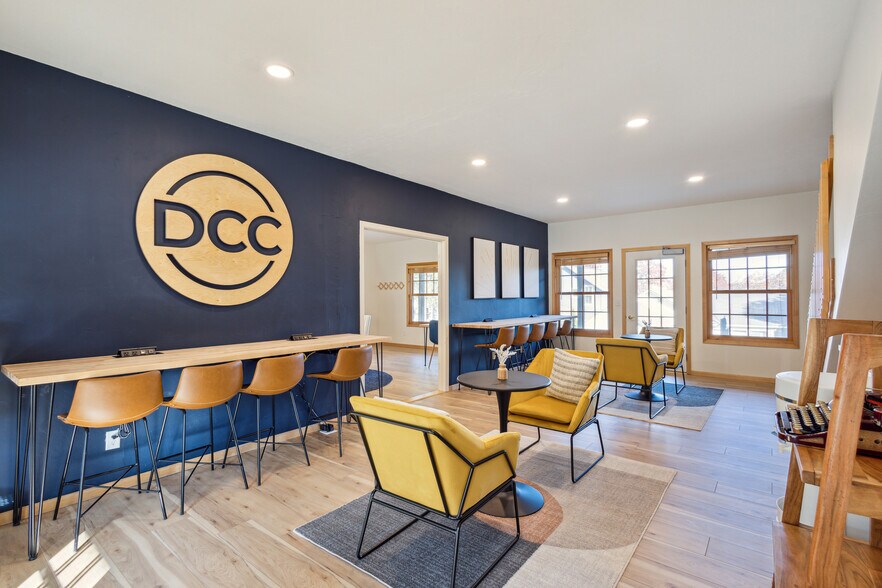 More Photos Of 4140 Bluff, Fish Creek Storefront Retail Office For Lease