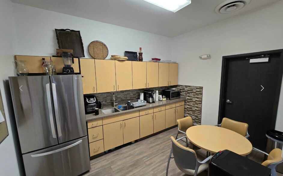 More Photos Of 1919 E Rio Grande Ave, El Paso Office For Sale