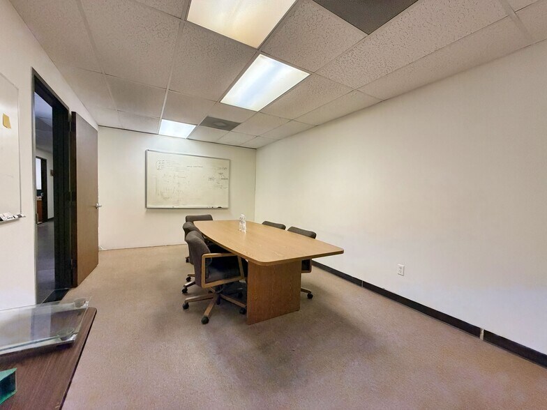 More Photos Of 11240 Brittmoore Park Dr, Houston Warehouse For Sale