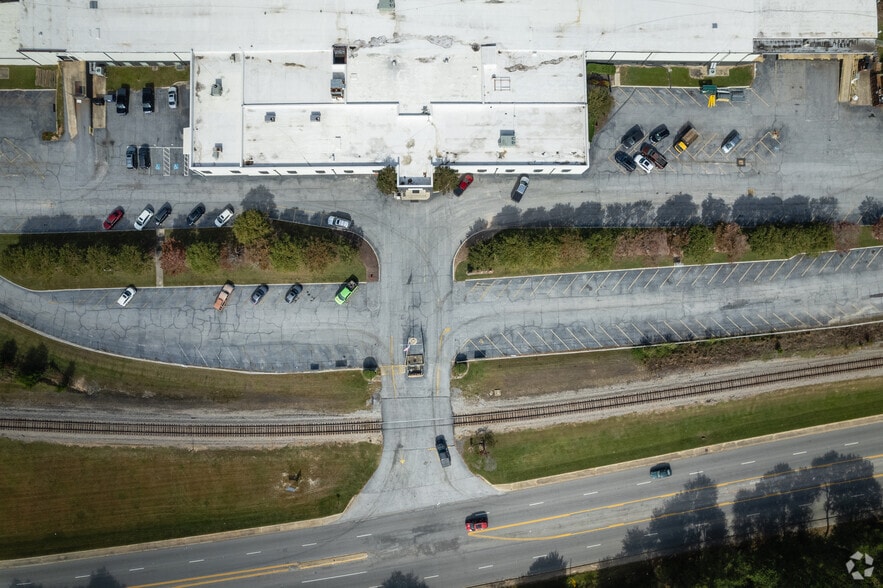 More Photos Of 1801 Rutherford Rd, Greenville Light Manufacturing For Lease