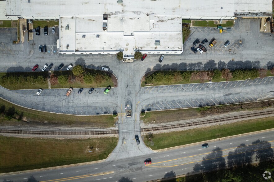 More Photos Of 1801 Rutherford Rd, Greenville Light Manufacturing For Lease