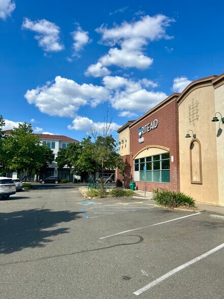 More Photos Of 4830 J St, Sacramento General Retail For Sale