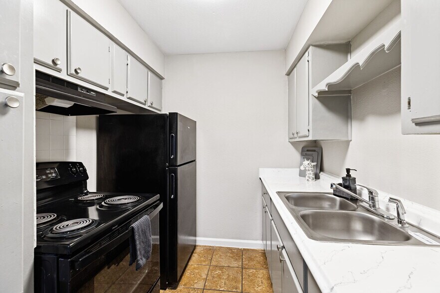 More Photos Of 3499 Evergreen Dr, Houston Apartments For Sale