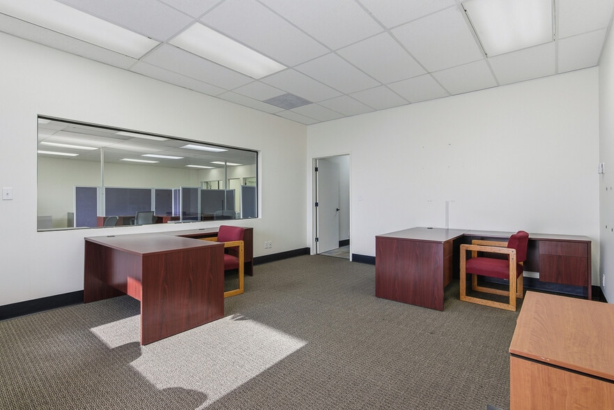 More Photos Of 2943-2947 Foothill Blvd, La Crescenta Medical For Lease