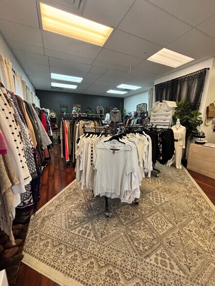 More Photos Of 1500 W University Ave, Georgetown Medical For Lease