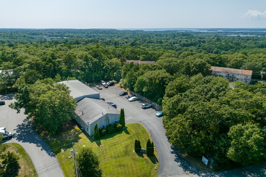 More Photos Of 7 Colonel Dr, Bourne Auto Repair For Sale