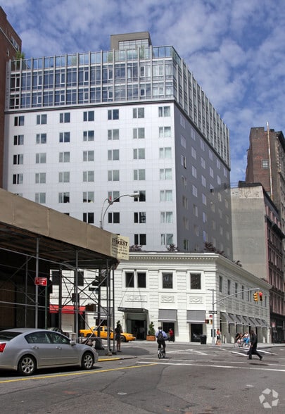 More Photos Of 134 4th Ave, New York Hotel For Lease