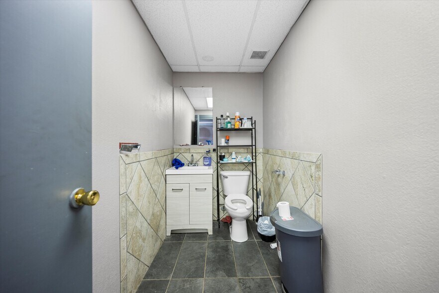 More Photos Of 614 W Central Ave, Wiggins General Retail For Sale