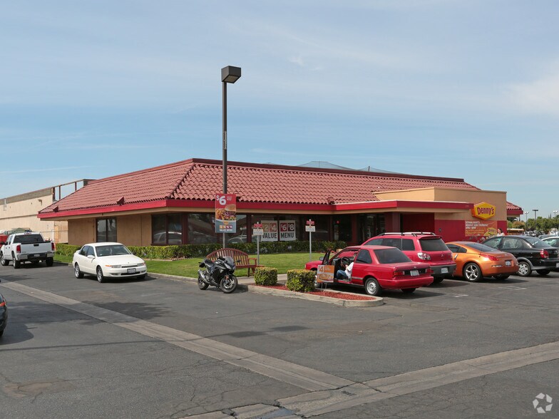 More Photos Of 698-790 W Shaw Ave, Clovis Unknown For Lease