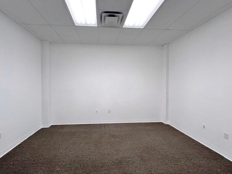 More Photos Of 130-132 W Central Ave, Winter Haven Storefront For Sale