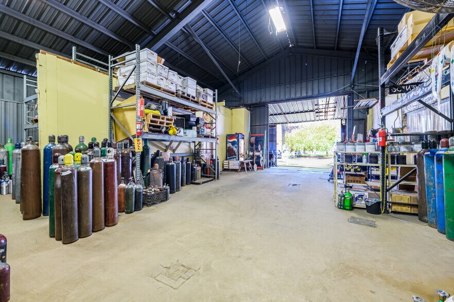 More Photos Of 1180 E 58th St, Los Angeles Manufacturing For Sale