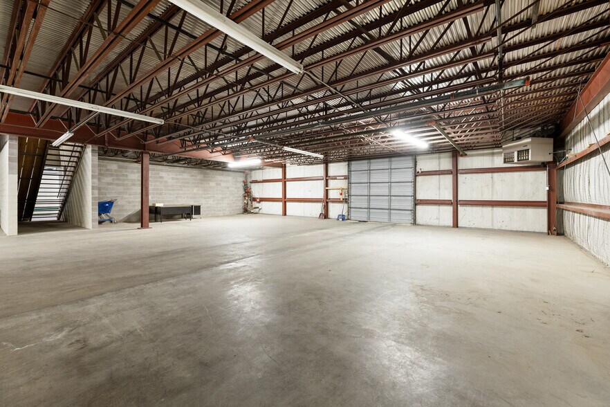 More Photos Of 888 Antler Dr, Casper Warehouse For Lease