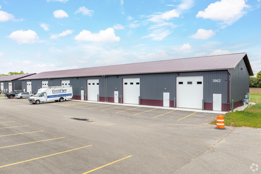 More Photos Of 3862 Norrie Dr, New Franken Showroom For Lease