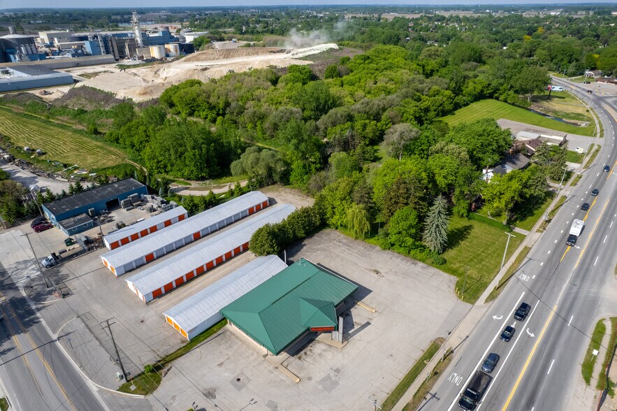More Photos Of 1201 Salzburg Ave, Bay City Freestanding For Lease