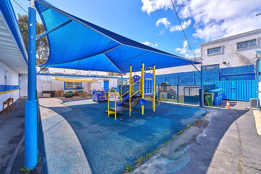 More Photos Of 1501 Beverly Blvd, Los Angeles Office For Sale