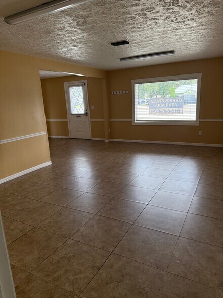 More Photos Of 1905 W Baker St, Plant City Office For Lease