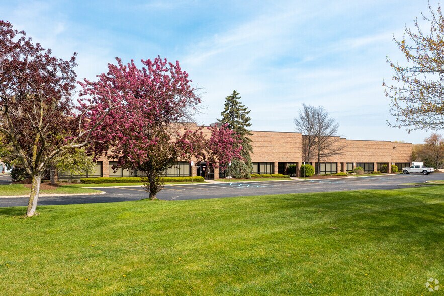 More Photos Of 37840-37890 Interchange Drive, Farmington Hills Research And Development For Lease