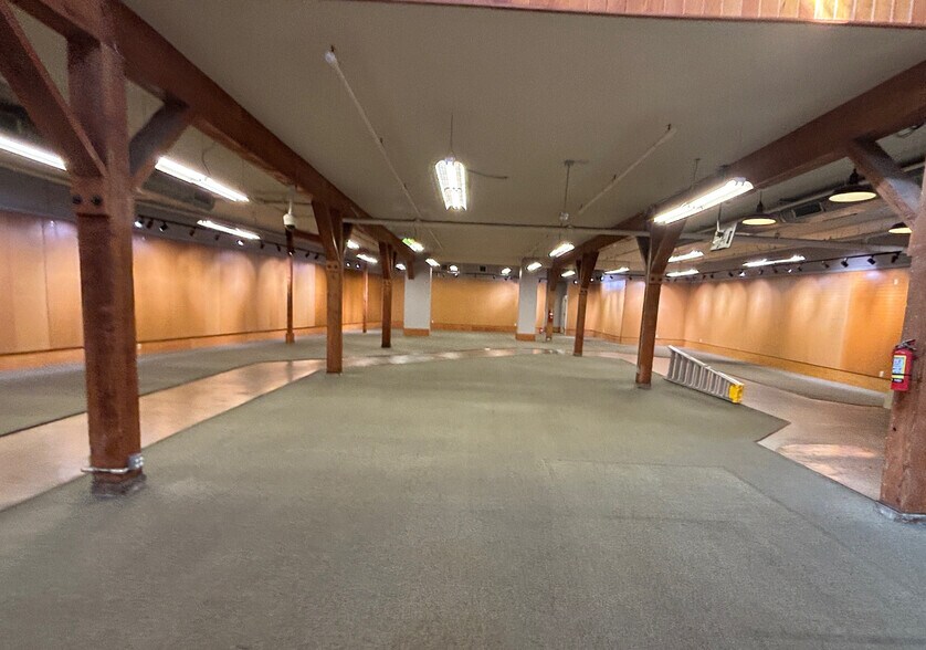More Photos Of 450 W 3rd Ave, Eugene Storefront Retail Office For Lease