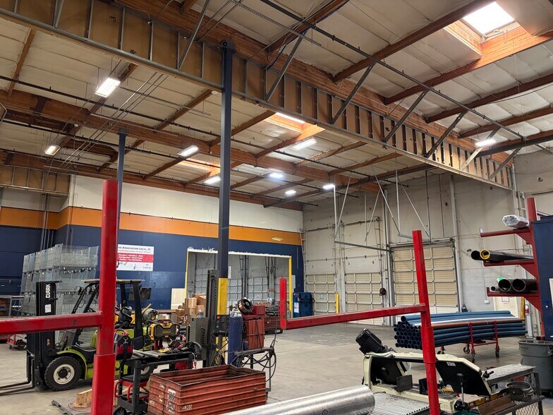 More Photos Of 1601 15th St NW, Auburn Manufacturing For Lease