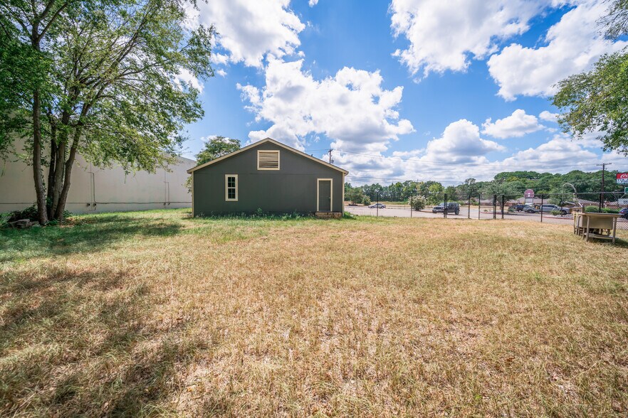 More Photos Of 1505 E Marshall Ave, Longview Medical For Sale