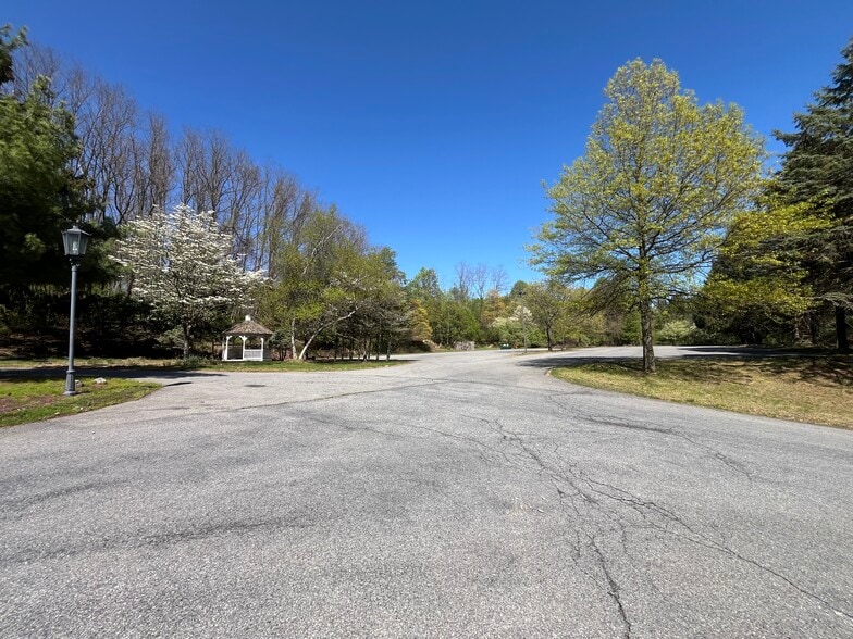More Photos Of 4166 Lower Saucon Rd, Hellertown Specialty For Sale