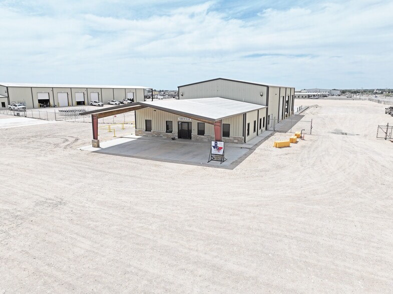 More Photos Of 13800 W Interstate 20 E, Odessa Industrial For Lease