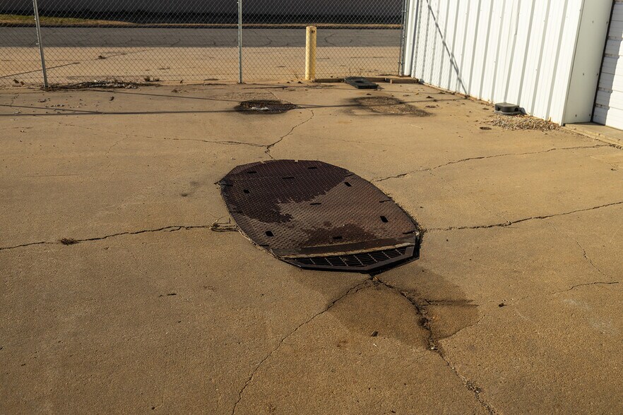 More Photos Of 130 E 10th Ave, South Hutchinson Industrial For Sale