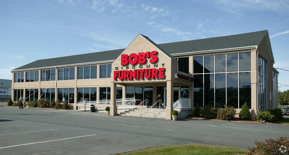 More Photos Of 3203 Berlin Tpke, Newington General Retail For Sale