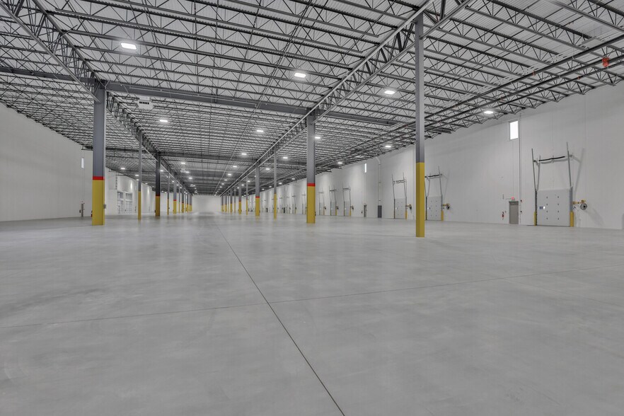 More Photos Of 3750 4th Ave E, Shakopee Industrial For Lease
