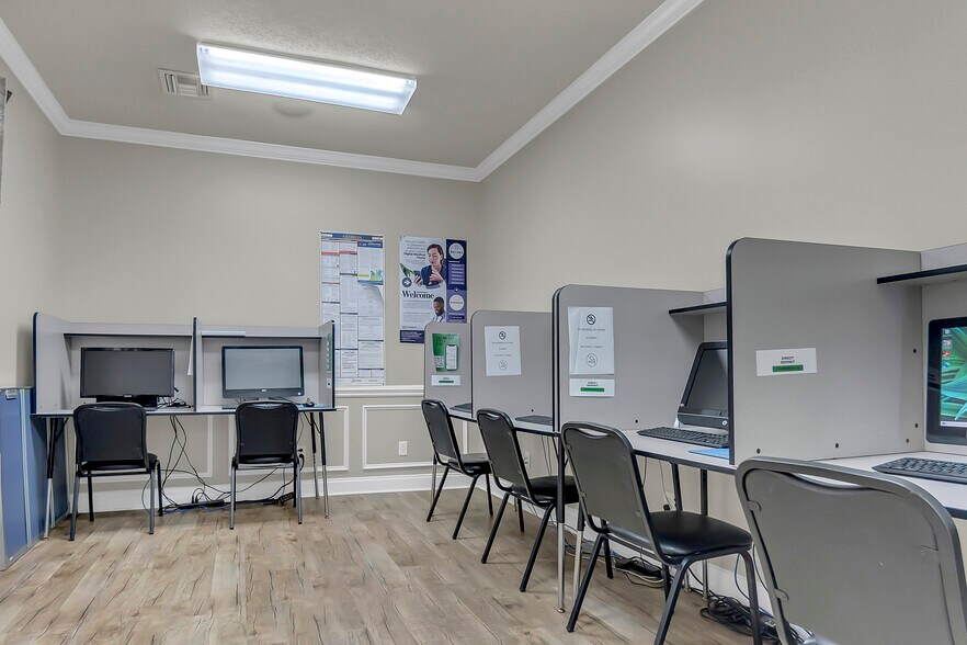 More Photos Of 1501 US Highway 19 S, Leesburg Office For Sale