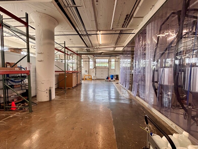 More Photos Of 2275 Bridge St, Philadelphia Unknown For Lease