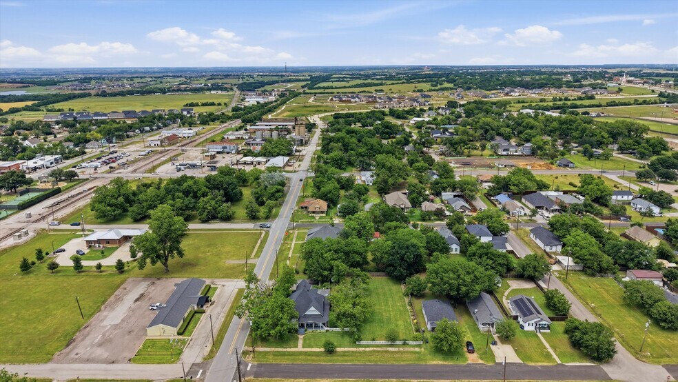 More Photos Of 202 E Main St, Celina Flex For Sale