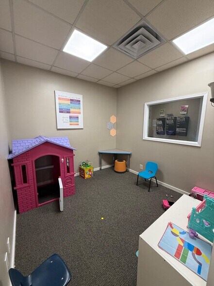 More Photos Of 421 N Sam Rayburn Fwy, Sherman Medical For Lease