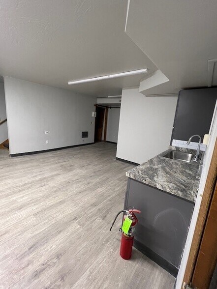 More Photos Of 520 W Dalton Ave, Coeur d'Alene Distribution For Lease