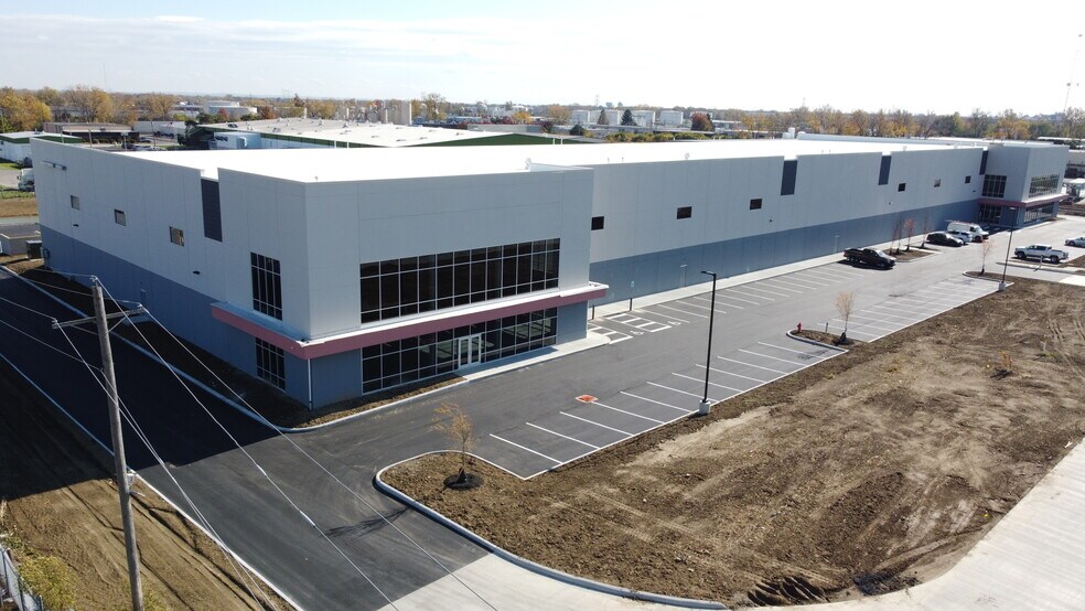 Primary Photo Of 900 Distribution Dr, Columbus Distribution For Lease