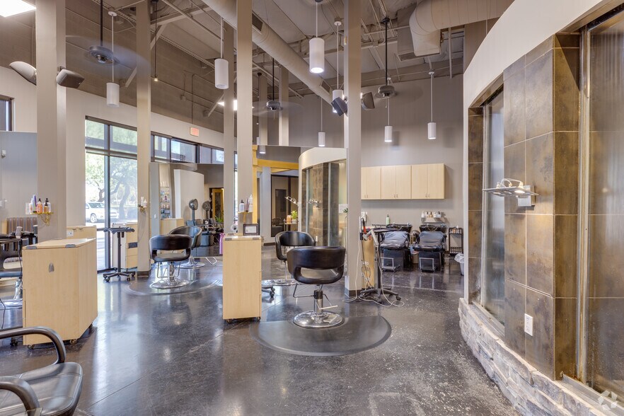 More Photos Of 1342 W Warner Rd, Tempe Unknown For Lease